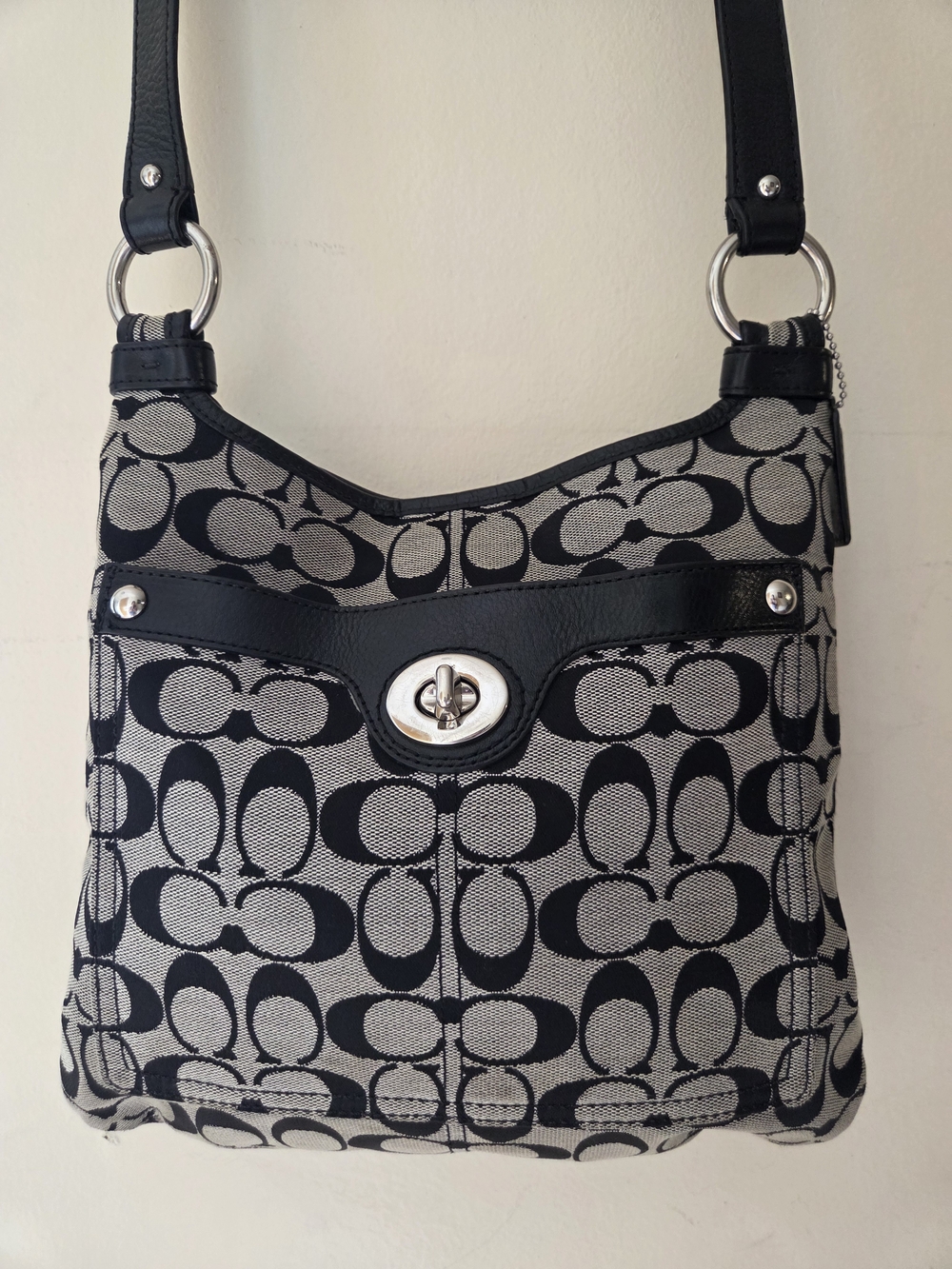 Y2k ​Coach Penelope Black Signature Jacquard C Logo Turnlock Shoulder Bag F16536